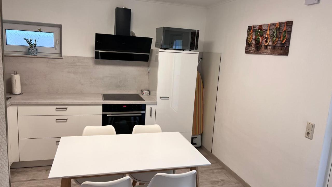 Awad'S White Apartment Rust Luaran gambar