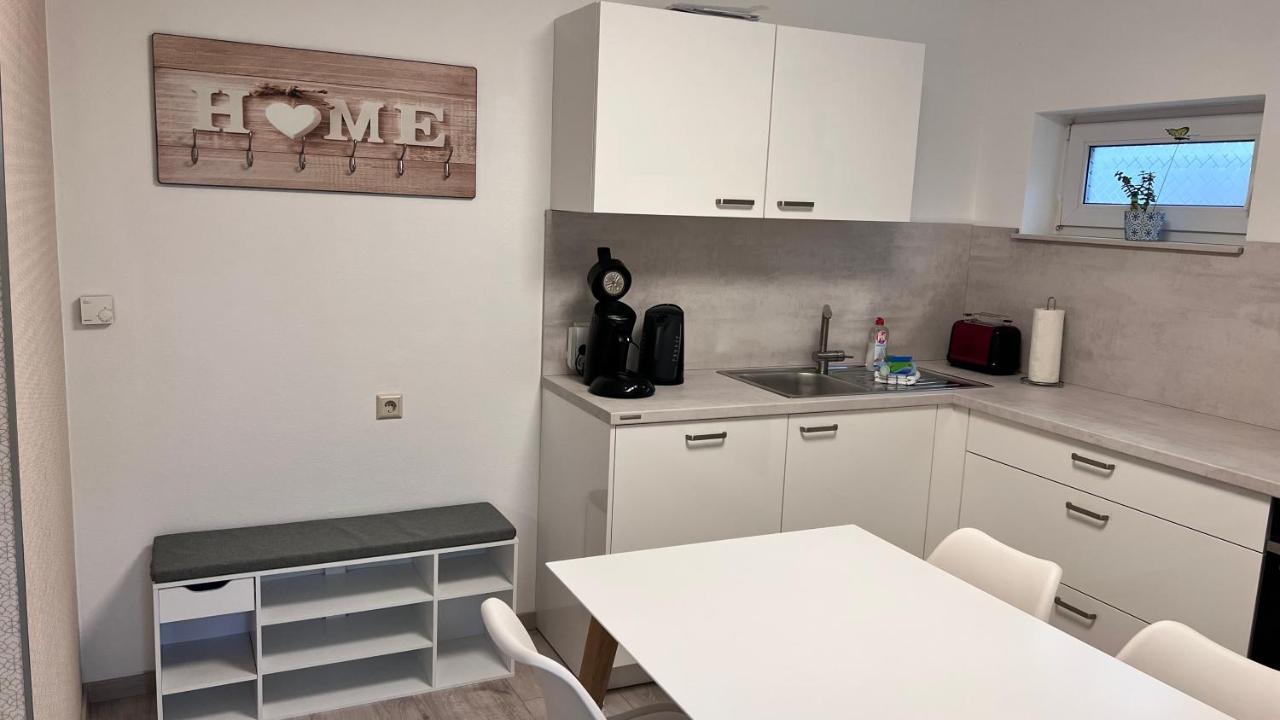 Awad'S White Apartment Rust Luaran gambar
